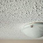 Goodbye popcorn ceilings : an easy DIY method