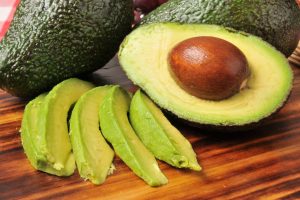 How to keep avocado slices fresh and green with one simple kitchen trick