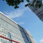 In China, skyscrapers are so tall they’ve created a new job : people who deliver food to the top floors