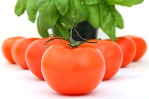 Stop wasting tomatoes : the secret spot to keep them fresh and flavorful