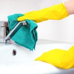 No vinegar, no baking soda : the best way to remove limescale from faucets and toilets